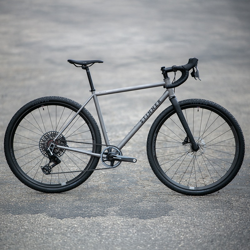 Stinner Refugio Podium Complete, Sram Rival/GX T-Type  AXS, Polished Ti Logo 50