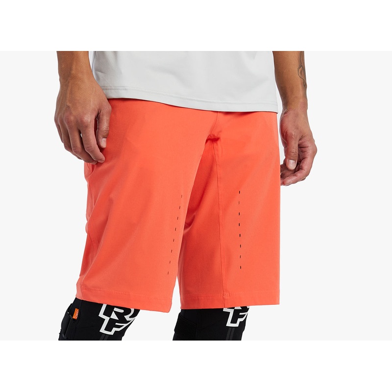 Race Face Traverse MTB Short – Coral Coral Small